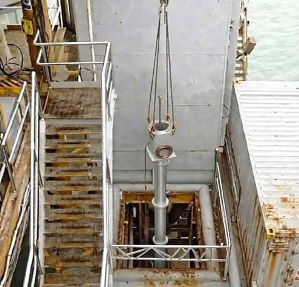 Vietnamese import trader purchases multiple vertical semi submersible multi-stage long shaft deep well turbine pumps from Hunan Perfect Industry